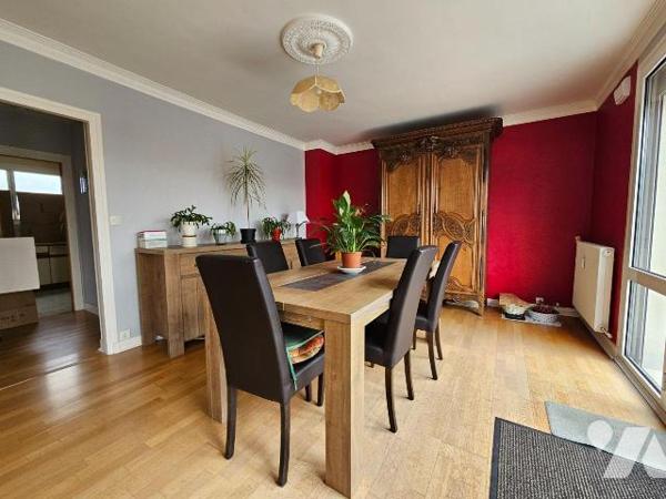 A VENDRE 

Bel appartement T3 au 2ème étage, à LE MESNIL-ESNARD (76240), idéalement situé en ...