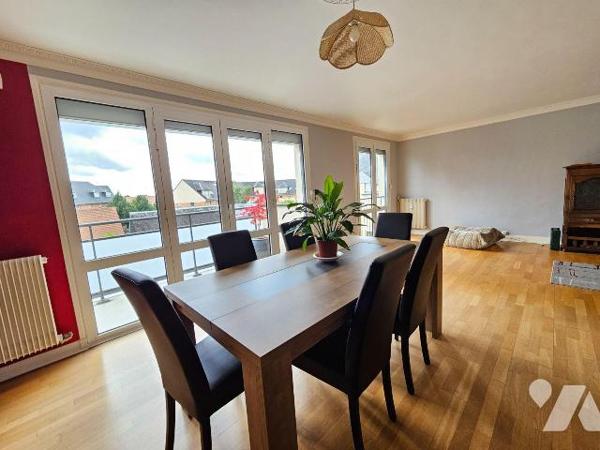 A VENDRE 

Bel appartement T3 au 2ème étage, à LE MESNIL-ESNARD (76240), idéalement situé en ...