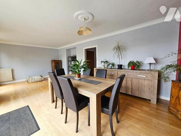 A VENDRE 

Bel appartement T3 au 2ème étage, à LE MESNIL-ESNARD (76240), idéalement situé en ...