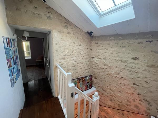 maison rénovée au pied de la cité médiévale