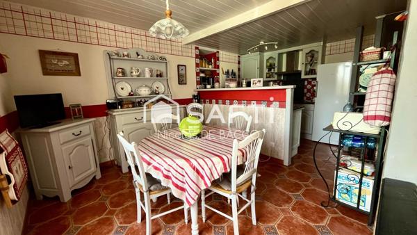 Ferme rénové 170 m2 avec piscine et jardin et vu dégagée.