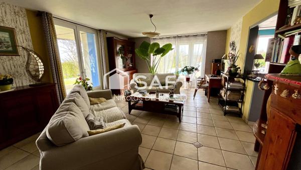 Ferme rénové 170 m2 avec piscine et jardin et vu dégagée.