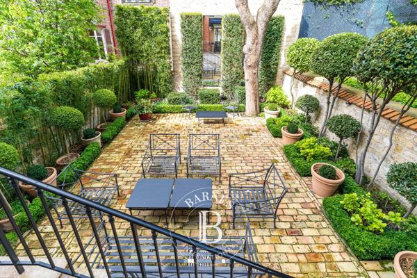 Paris 16ème, Hôtel particulier 5 Chambres -  337 m² à vendre