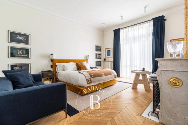 Paris 16ème, Hôtel particulier 5 Chambres -  337 m² à vendre