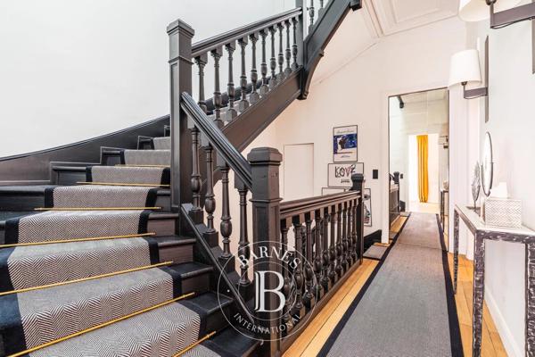 Paris 16ème, Hôtel particulier 5 Chambres -  337 m² à vendre