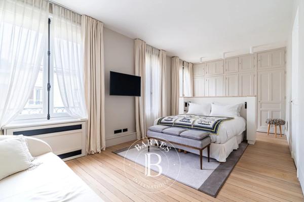 Paris 16ème, Hôtel particulier 5 Chambres -  337 m² à vendre