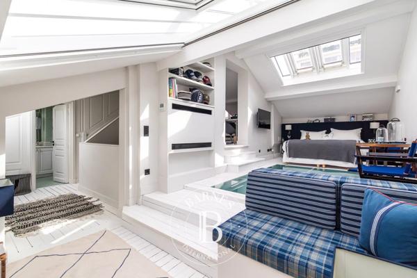 Paris 16ème, Hôtel particulier 5 Chambres -  337 m² à vendre