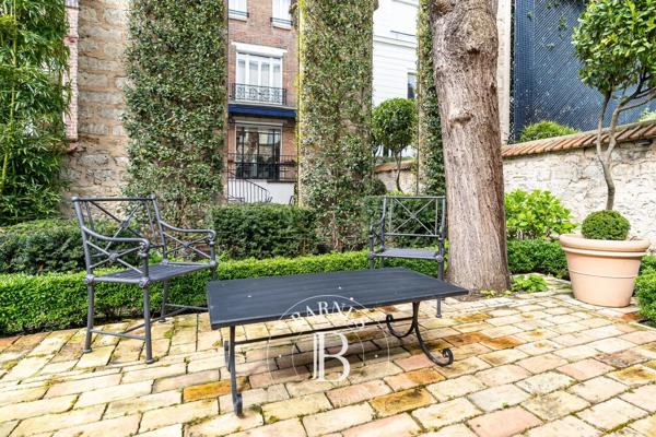 Paris 16ème, Hôtel particulier 5 Chambres -  337 m² à vendre