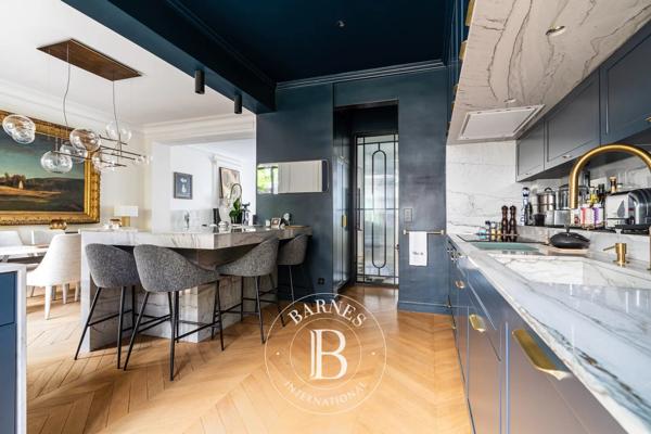 Paris 16ème, Hôtel particulier 5 Chambres -  337 m² à vendre