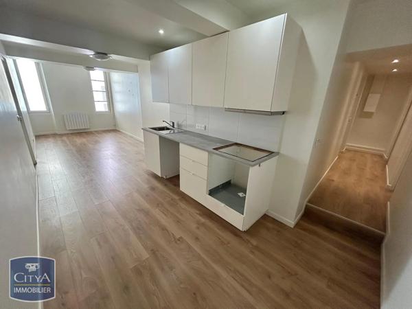 Appartement à louer 2 pièces 57.31m² Toulon (83000)