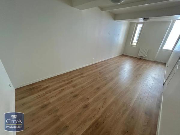 Appartement à louer 2 pièces 57.31m² Toulon (83000)