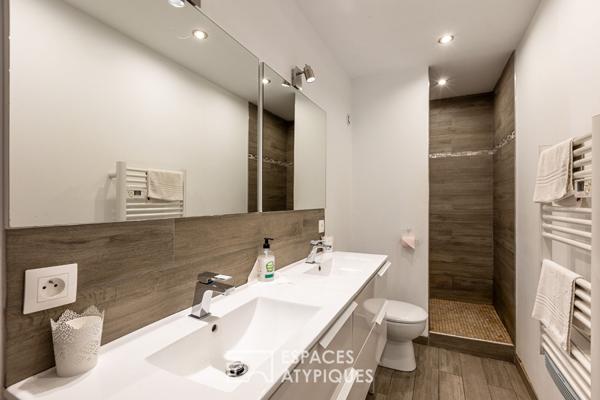 Ancien presbytère rénové en maison ou chambres d’hôtes à la montagne