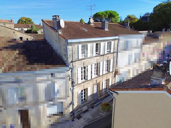 Maison Nersac 8 pièce(s) 177 m2 - 5ch