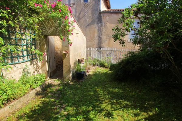 Maison Nersac 8 pièce(s) 177 m2 - 5ch