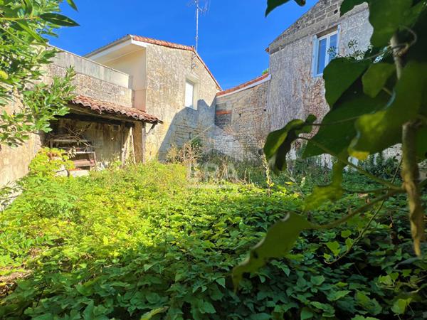 Maison Nersac 8 pièce(s) 177 m2 - 5ch