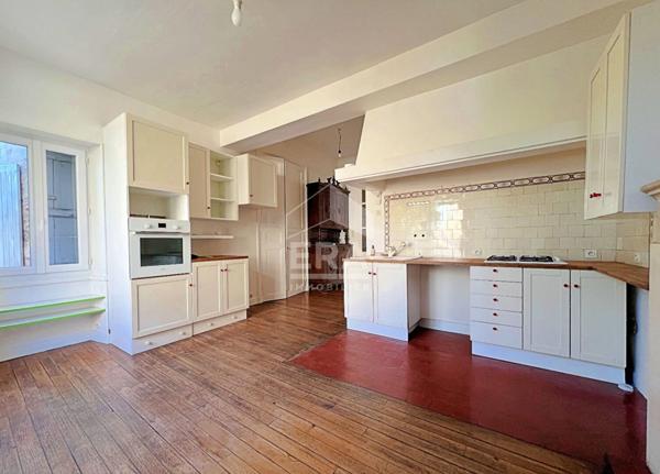 Maison Nersac 8 pièce(s) 177 m2 - 5ch