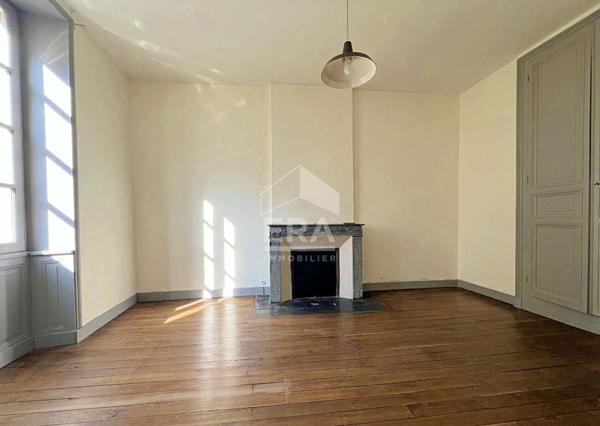 Maison Nersac 8 pièce(s) 177 m2 - 5ch