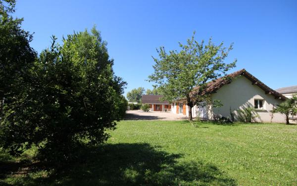 Maison à vendre    8 pièces •  Lescar