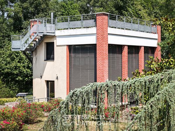 Maison d’architecte avec annexe indépendante sur terrain sans vis-à-vis