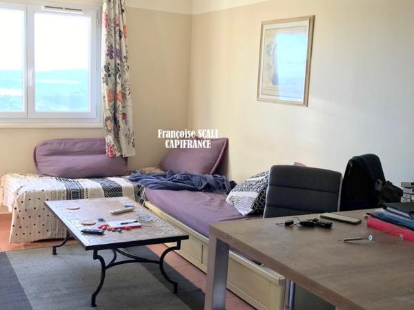 Dpt Var (83), à vendre LES ISSAMBRES Appartement 2 Pièces Vue mer