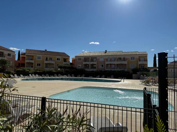 Dpt Var (83), à vendre LES ISSAMBRES Appartement 2 Pièces Vue mer
