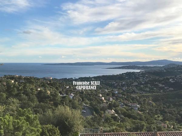 Dpt Var (83), à vendre LES ISSAMBRES Appartement 2 Pièces Vue mer