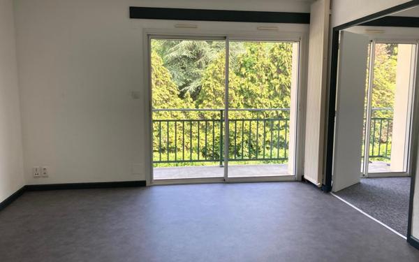 Appartement à louer    3 pièces •  Notre-Dame-de-Sanilhac