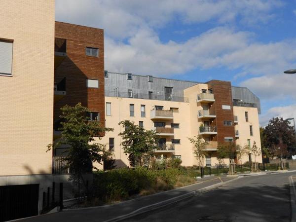 Appartement à louer 4 pièces 104.43m²