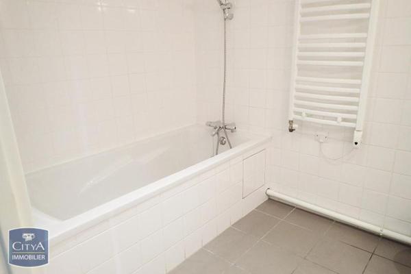 Appartement à louer 4 pièces 104.43m²