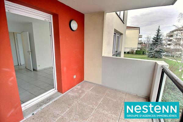 T2, residence avec piscine, parking, cave, tram, commodités, parc, lumineux