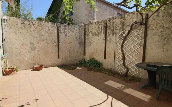 Maison à vendre    5 pièces • 184 m2 Marseille 9