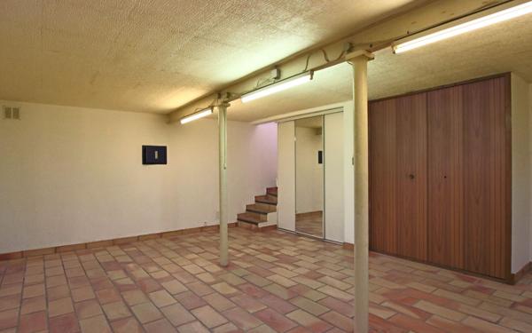 Maison à vendre    5 pièces • 184 m2 Marseille 9