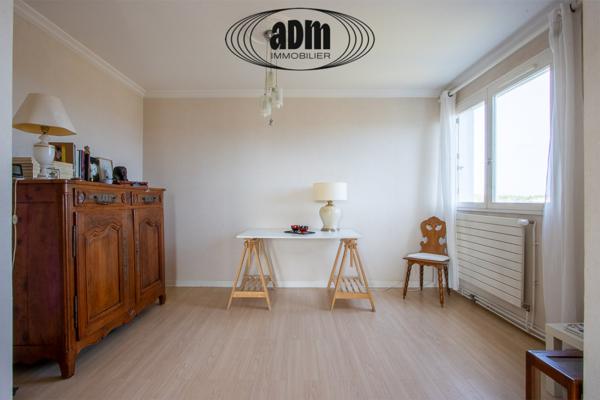 Appartement
                                                                                                                                                                                                                                                                                                                        4 pièce(s)                                                                                                                                                                                                          3 chambre(s)                                                                                                                                                                                                          106  m²