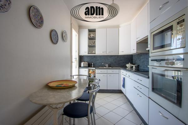 Appartement
                                                                                                                                                                                                                                                                                                                        4 pièce(s)                                                                                                                                                                                                          3 chambre(s)                                                                                                                                                                                                          106  m²