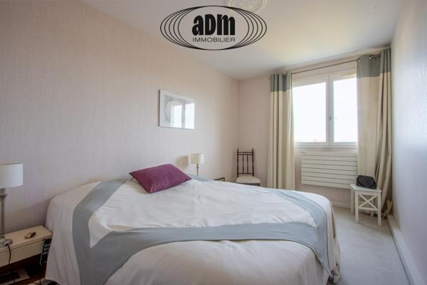 Appartement
                                                                                                                                                                                                                                                                                                                        4 pièce(s)                                                                                                                                                                                                          3 chambre(s)                                                                                                                                                                                                          106  m²