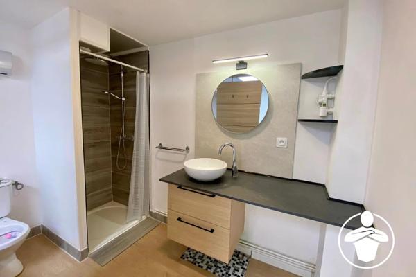 Vente                                                      Maison de ville
                        
                     7 pièces                      133 m2                     à Villeneuve-sur-Lot