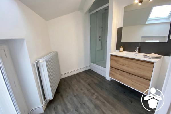 Vente                                                      Maison de ville
                        
                     7 pièces                      133 m2                     à Villeneuve-sur-Lot