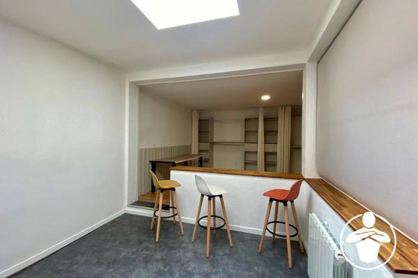 Vente                                                      Maison de ville
                        
                     7 pièces                      133 m2                     à Villeneuve-sur-Lot