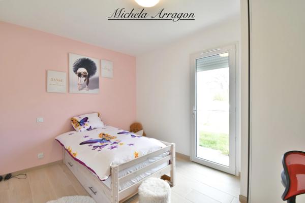 Maison contemporaine 2025 Villeneuve-sur-Lot (47) – 3 chambres dont suite parentale, pièce de vie 56 m², garage, terrain 1000 m², terrasse couverte, proche commerces