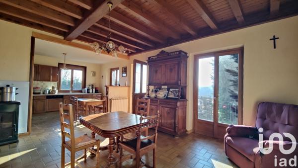 Ferme 8 pièces de 187 m² à Condrieu (69420)