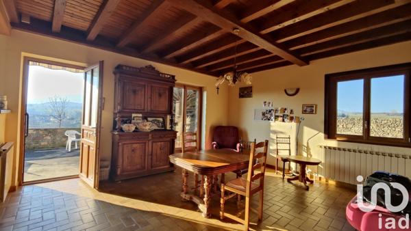 Ferme 8 pièces de 187 m² à Condrieu (69420)