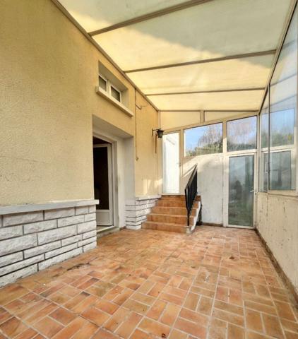 Maison  4 pièce(s) 113 m2 + 102 m²  + Garages et Sous-sol