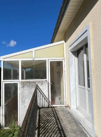 Maison  4 pièce(s) 113 m2 + 102 m²  + Garages et Sous-sol