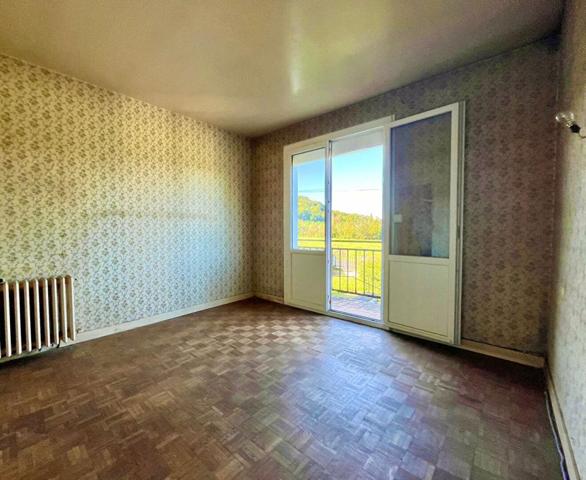 Maison  4 pièce(s) 113 m2 + 102 m²  + Garages et Sous-sol