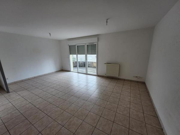TOURNON SUR RHONE - APPARTEMENT T2 AVEC TERASSE - 57.68 M2
