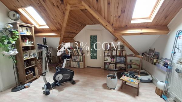 Maison
                                                                                                                                                                                                                                                                                                                        8 pièce(s)                                                                                                                                                                                                          6 chambre(s)                                                                                                                                                                                                          232  m²
