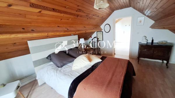 Maison
                                                                                                                                                                                                                                                                                                                        8 pièce(s)                                                                                                                                                                                                          6 chambre(s)                                                                                                                                                                                                          232  m²