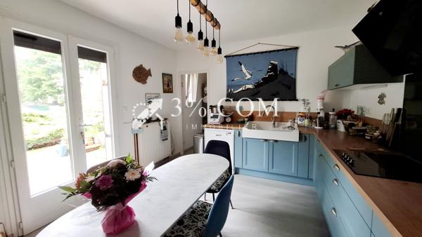 Maison
                                                                                                                                                                                                                                                                                                                        8 pièce(s)                                                                                                                                                                                                          6 chambre(s)                                                                                                                                                                                                          232  m²