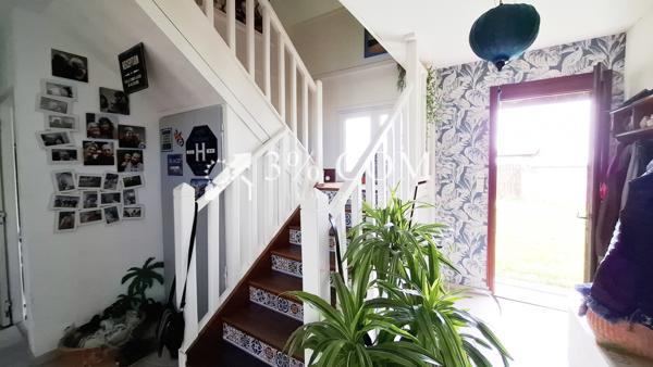 Maison
                                                                                                                                                                                                                                                                                                                        8 pièce(s)                                                                                                                                                                                                          6 chambre(s)                                                                                                                                                                                                          232  m²
