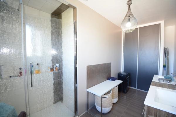 Maison à vendre 5 pièces avec 3 chambres garage / atelier / jardin proche de MANSLE (16)